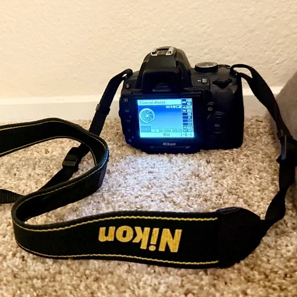 Nikon D5000 (lens not included) - Picture 4 of 4